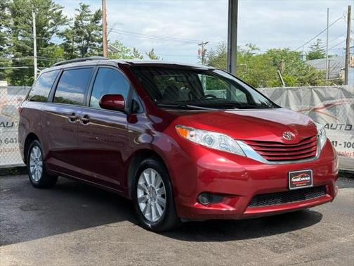 2016 Toyota Sienna LE