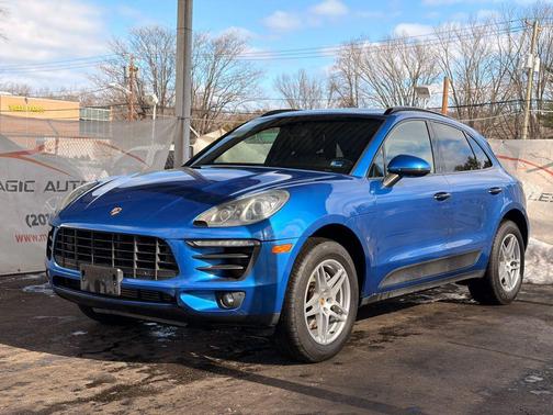 2017 Porsche Macan Sport Utility 4D