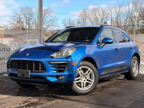 2017 Porsche Macan Sport Utility 4D
