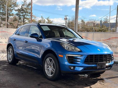 2017 Porsche Macan Sport Utility 4D