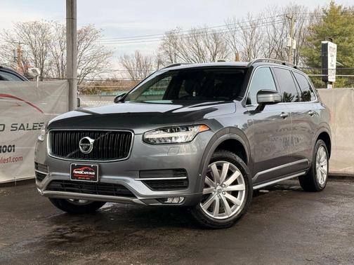 2018 Volvo XC90 T6 Momentum