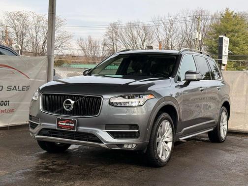 2018 Volvo XC90 T6 Momentum