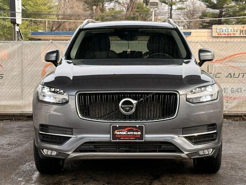 2018 Volvo XC90 T6 Momentum