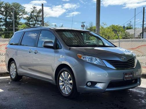 2013 Toyota Sienna XLE