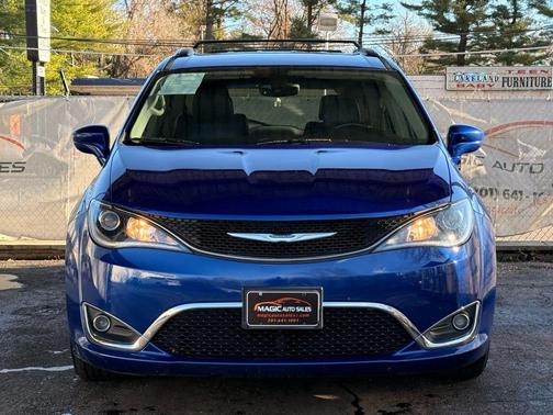 2018 Chrysler Pacifica Touring-L Plus