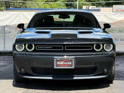 2017 Dodge Challenger SXT