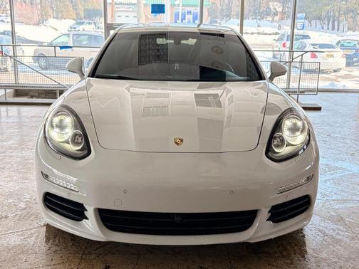2014 Porsche Panamera 4
