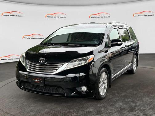 Midnight Black Metallic 2017 Toyota Sienna XLE Premium