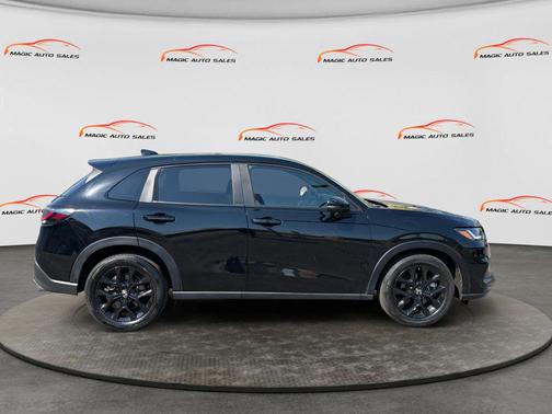 Crystal Black Pearl 2023 Honda HR-V AWD Sport