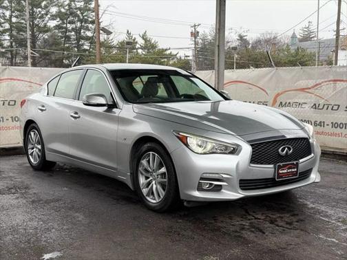 2015 INFINITI Q50 Premium