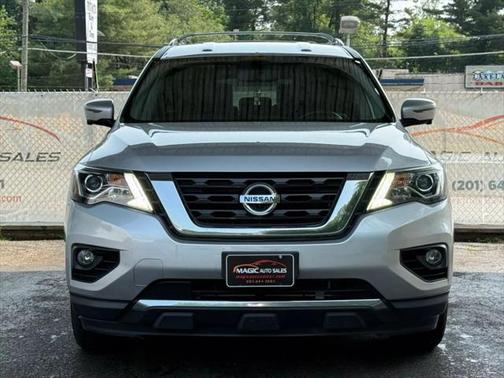 2017 Nissan Pathfinder SL