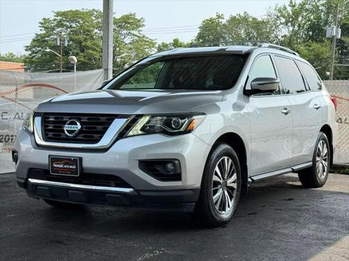 2017 Nissan Pathfinder SL