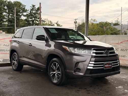 2019 Toyota Highlander LE