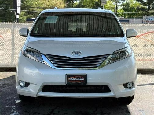 2017 Toyota Sienna Limited Premium