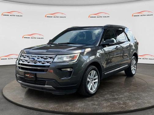 Magnetic Metallic 2019 Ford Explorer XLT