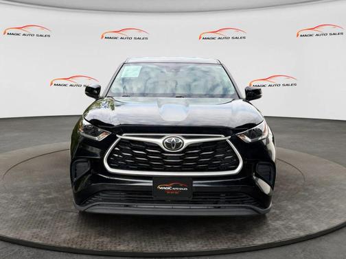 Midnight Black Metallic 2021 Toyota Highlander L