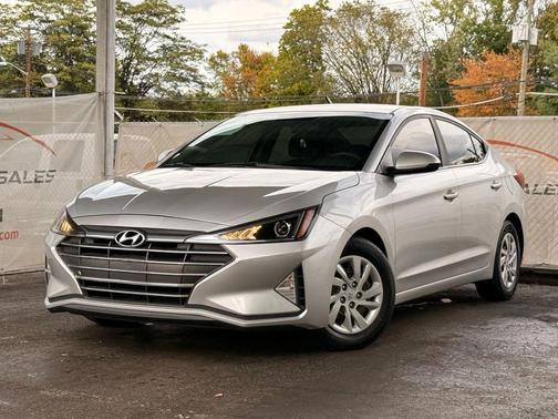 2019 Hyundai ELANTRA SE