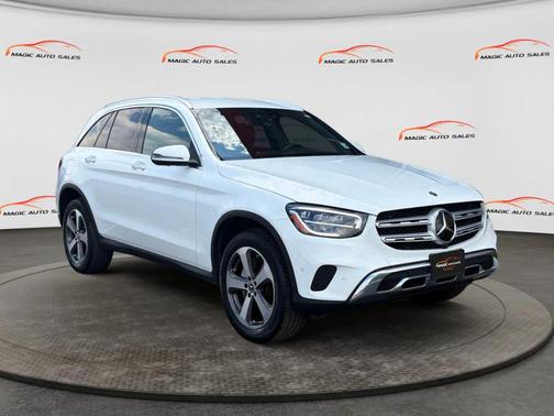 White 2022 Mercedes-Benz GLC 300 4MATIC