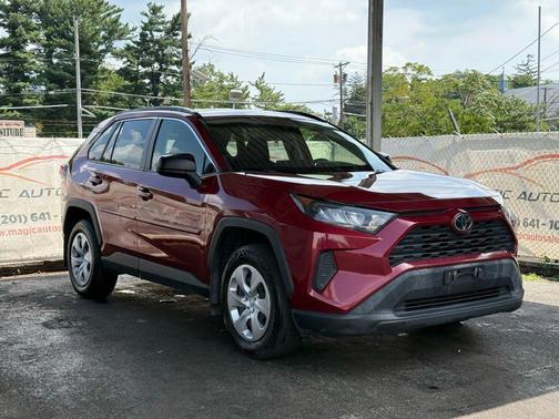 2019 Toyota RAV4 LE