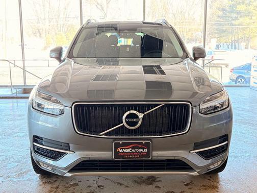 2019 Volvo XC90 T6 Momentum