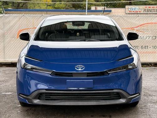 2025 Toyota Prius LE