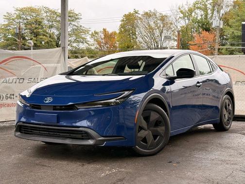 2025 Toyota Prius LE