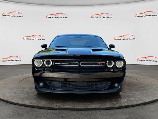 Pitch Black Clearcoat 2016 Dodge Challenger R/T