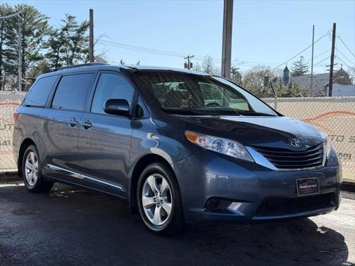 2015 Toyota Sienna LE