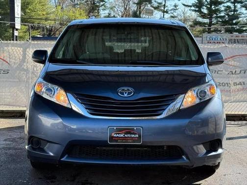 2015 Toyota Sienna LE