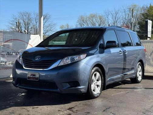 2015 Toyota Sienna LE