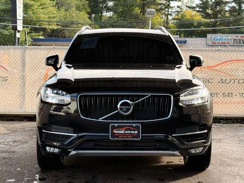 2018 Volvo XC90 T6 Momentum