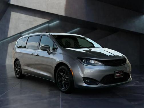 2019 Chrysler Pacifica Touring-L Plus