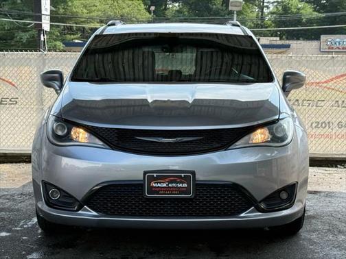 2019 Chrysler Pacifica Touring-L Plus