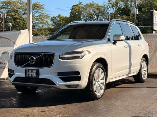 2018 Volvo XC90 T6 Momentum