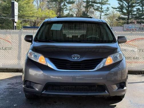 2013 Toyota Sienna LE