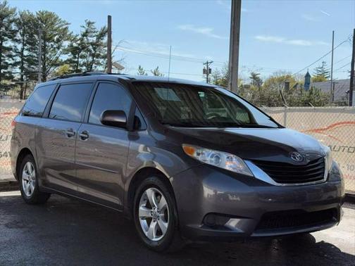 2013 Toyota Sienna LE