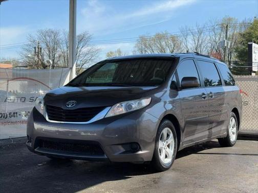 2013 Toyota Sienna LE