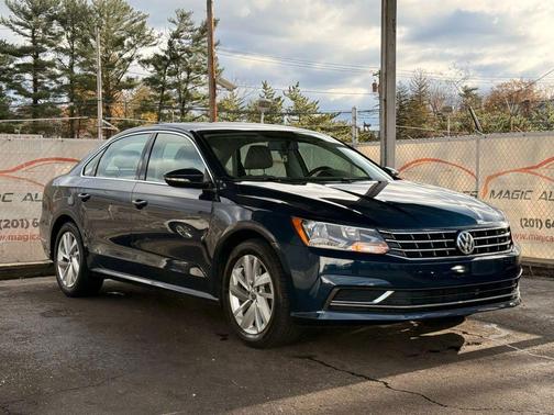 2018 Volkswagen Passat 2.0T SE