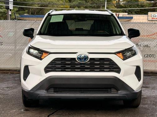 2022 Toyota RAV4 Hybrid LE