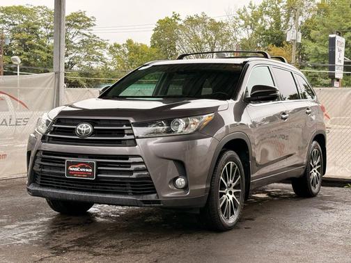 2017 Toyota Highlander SE
