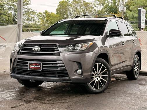 2017 Toyota Highlander SE