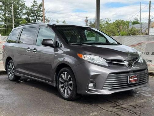 2020 Toyota Sienna XLE Premium