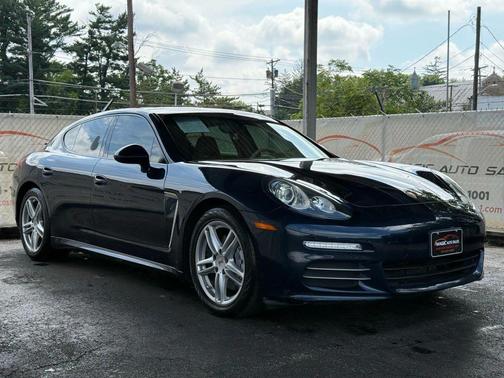 2015 Porsche Panamera 4