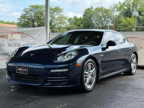 2015 Porsche Panamera 4
