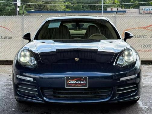 2015 Porsche Panamera 4