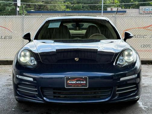2015 Porsche Panamera 4