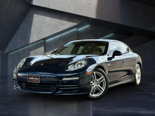 2015 Porsche Panamera 4