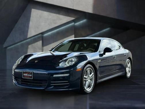 2015 Porsche Panamera 4