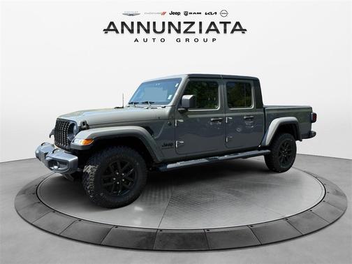2022 Jeep Gladiator Sport