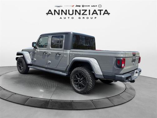 2022 Jeep Gladiator Sport